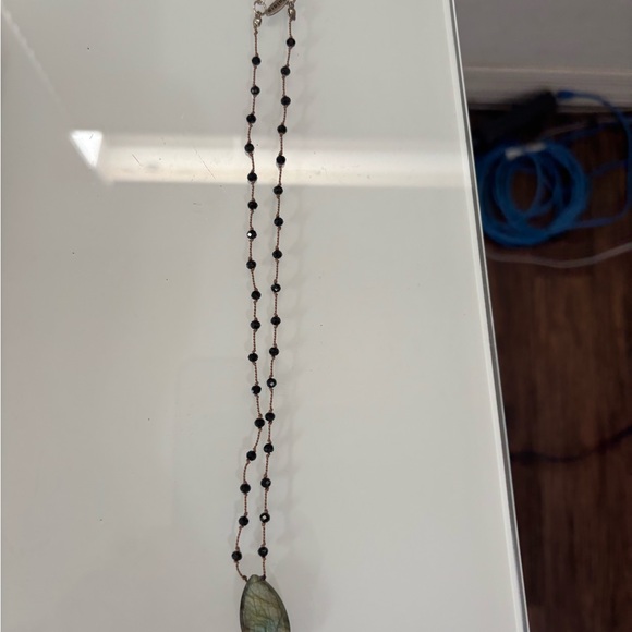 Elegant Albelene Black and Green Pendant Necklace - Picture 2 of 5